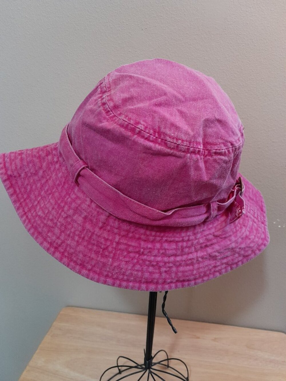 LEI Vintage Y2K Pink Canvas Bucket Hat w Buckle Accent - Picture 6 of 8